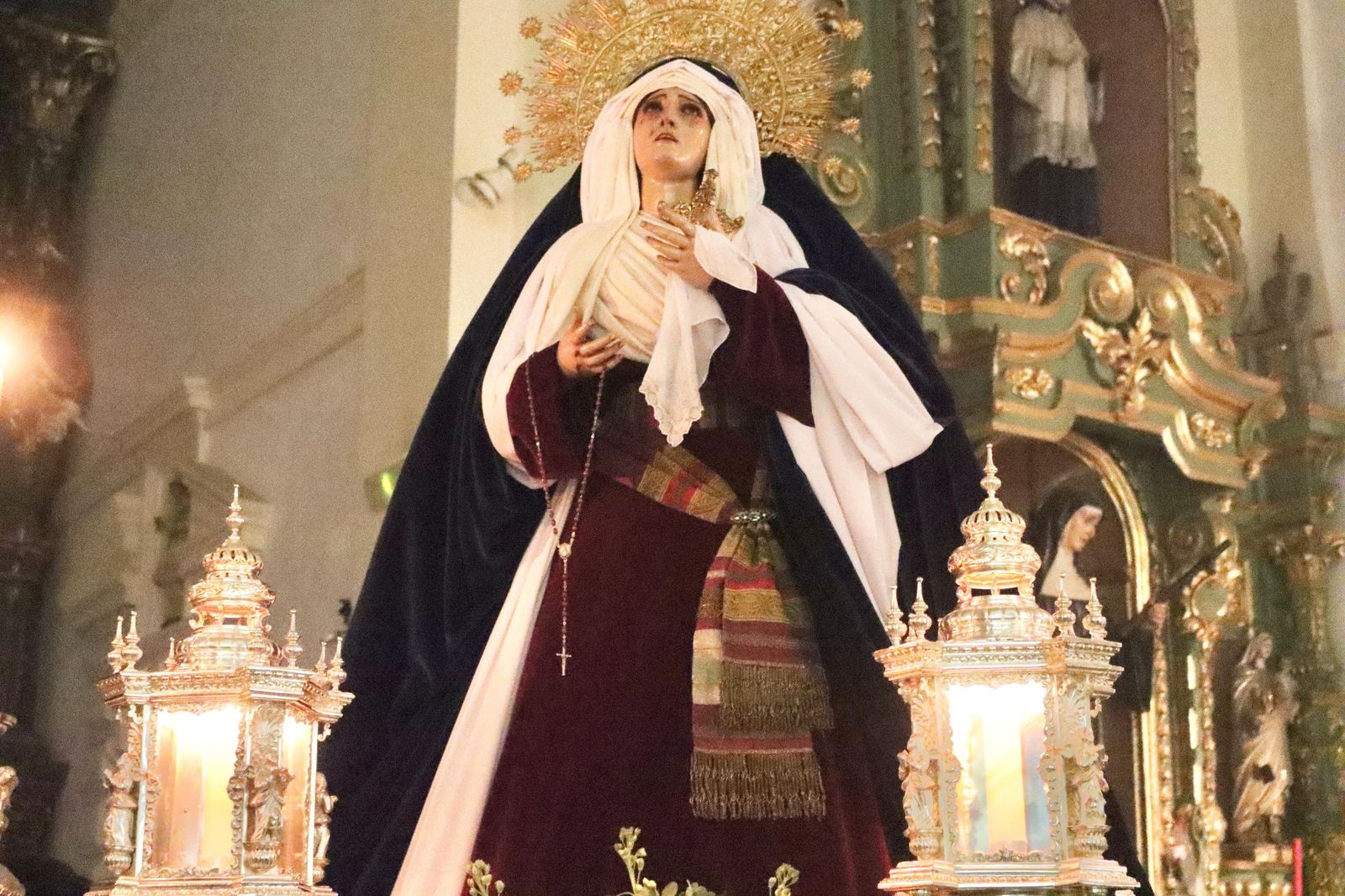 FOTOGALERÍA | El Viacrucis de las Penas se celebra en San Francisco sin traslado por la amenaza de lluvia