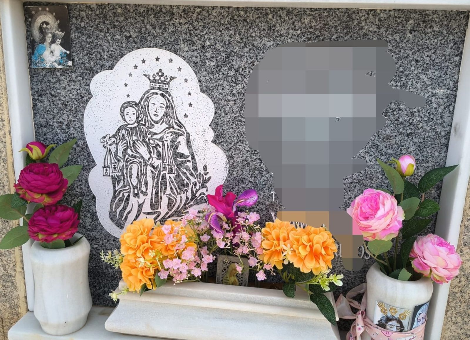 Nicho anonimizado del cementerio de Santa Catalina.