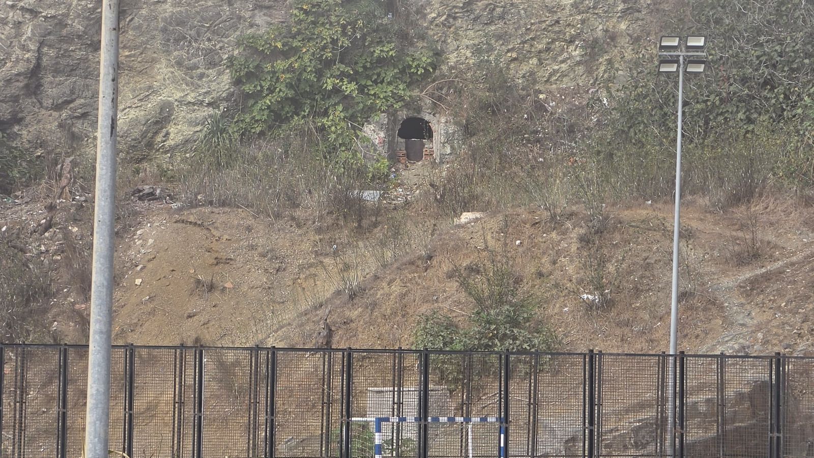 Imagen del túnel que conecta el Sarchal con el Campus Universitario