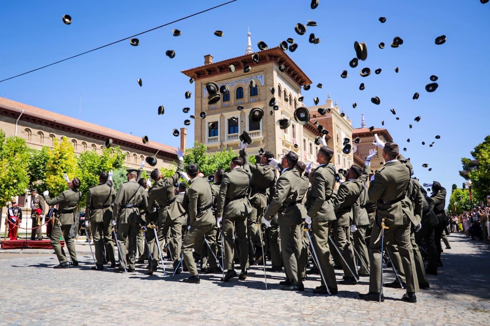 Casi 500 nuevos oficiales se incorporan al Ejército de Tierra y de la Guardia Civil