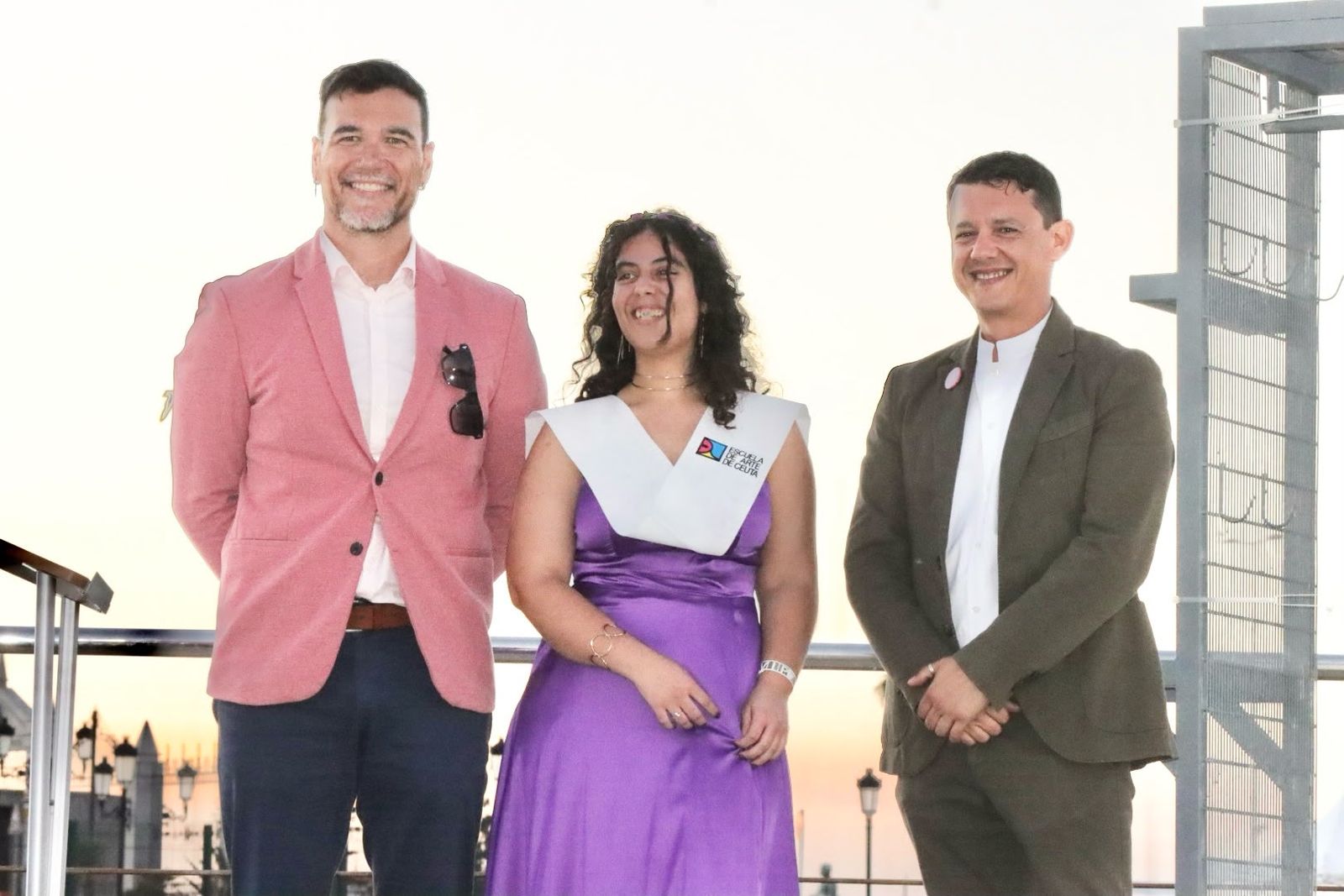Los grupos de Bachillerato y de Gráfica Interactiva de la Escuela de Arte, graduados