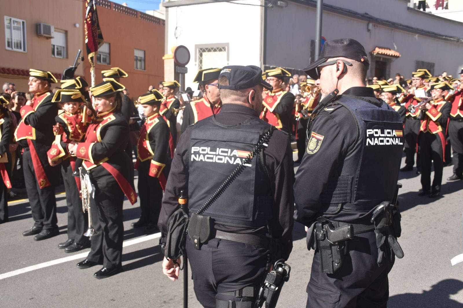 La Amargura: andares de barrio para un Miércoles Santo soleado