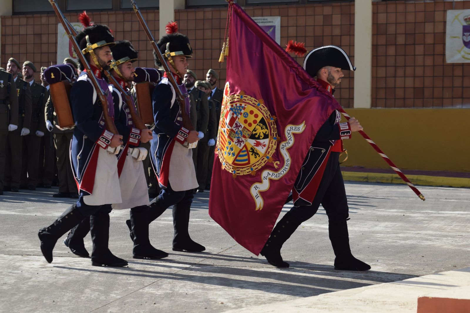 El Regimiento de Ingenieros 7 honra a San Fernando en una solemne parada militar en El Jaral
