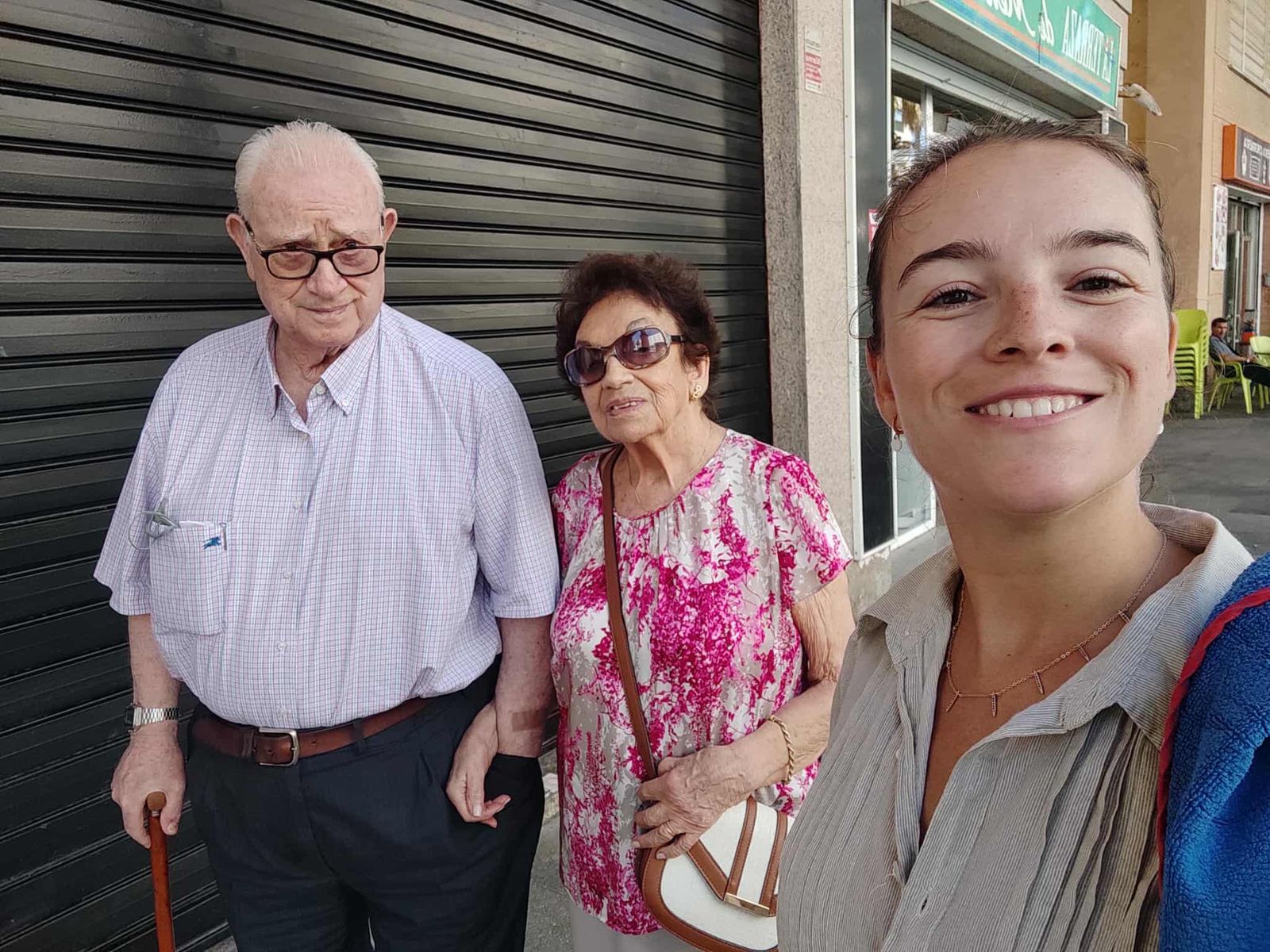 Luis Weil, junto a su esposa Inés Rus y su nieta, Irene Marín