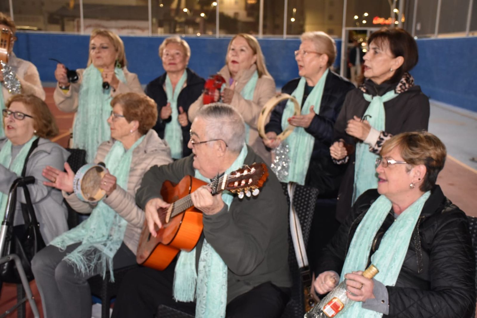 El Polígono celebra su primera Zambomba Flamenca con música y tradición