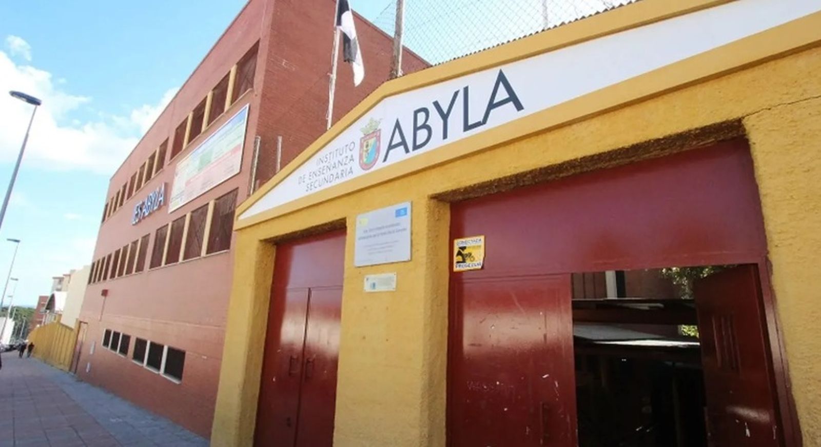Exterior del centro educativo ceutí IES Abyla