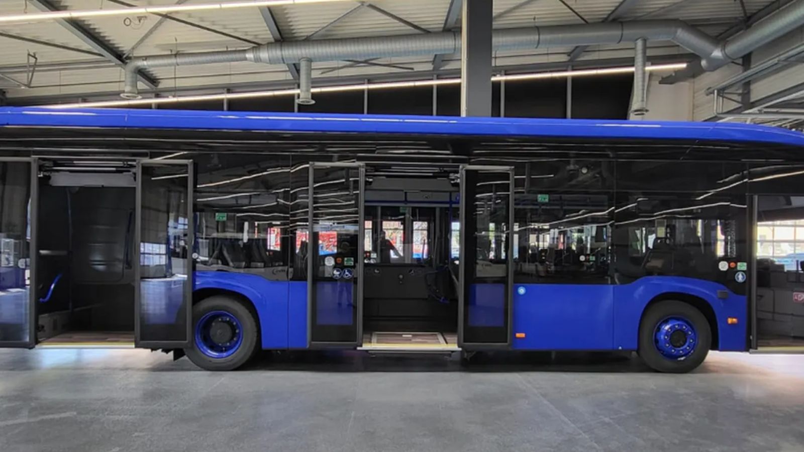 Los dos autobuses eléctricos se unirán a la flota de AMGEVICESA en el primer semestre del 2026
