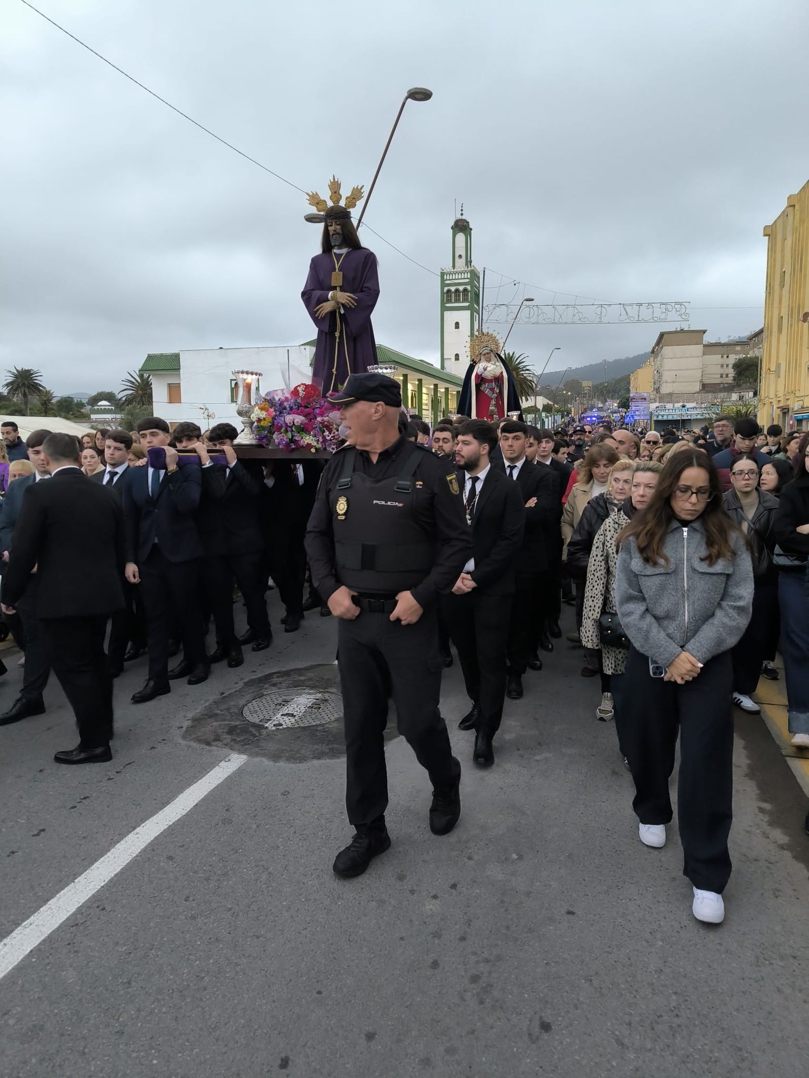 Así está siendo el traslado del Medinaceli y su Madre desde la barriada del Príncipe