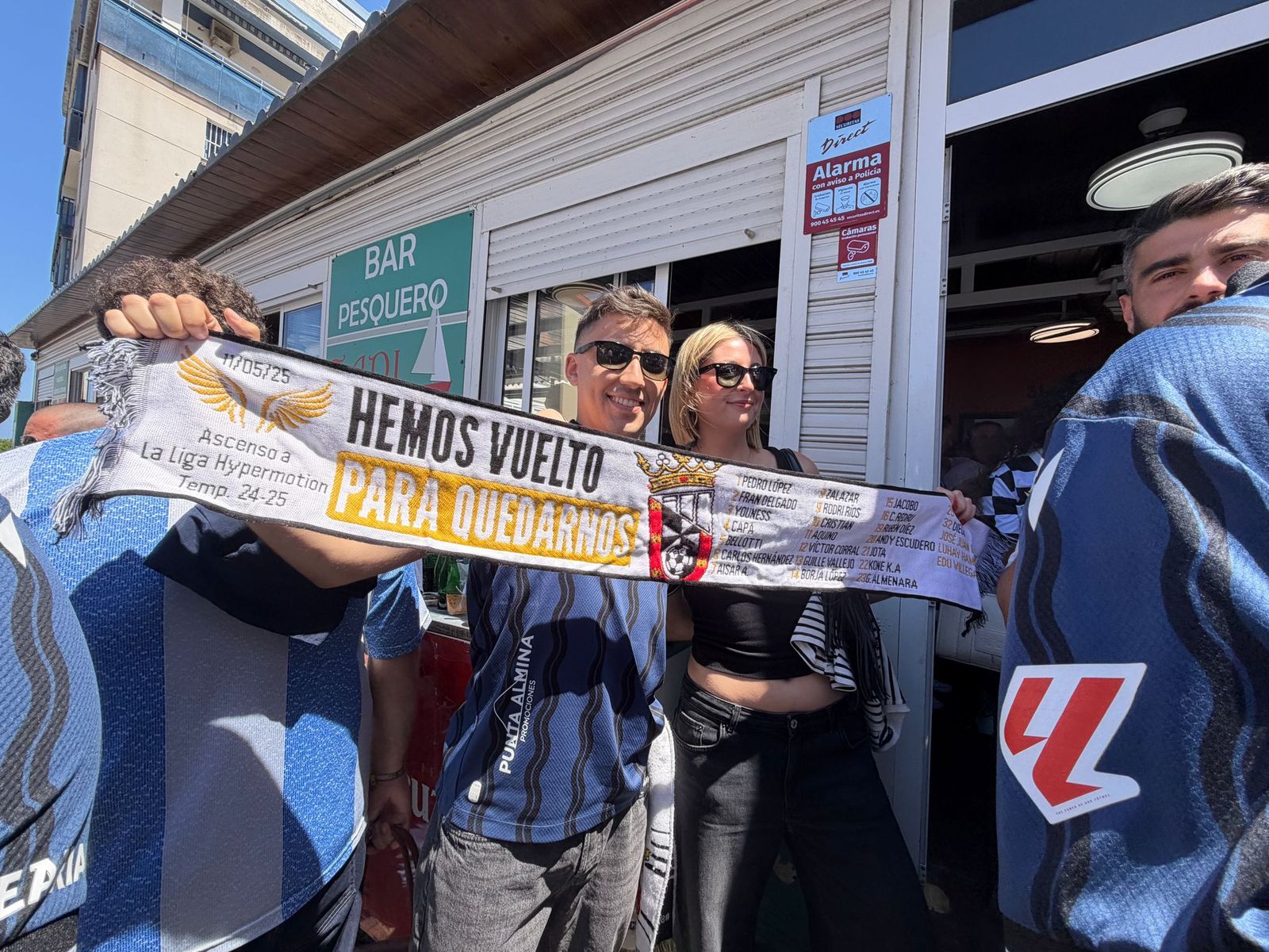 Aficionados en la previa del partido