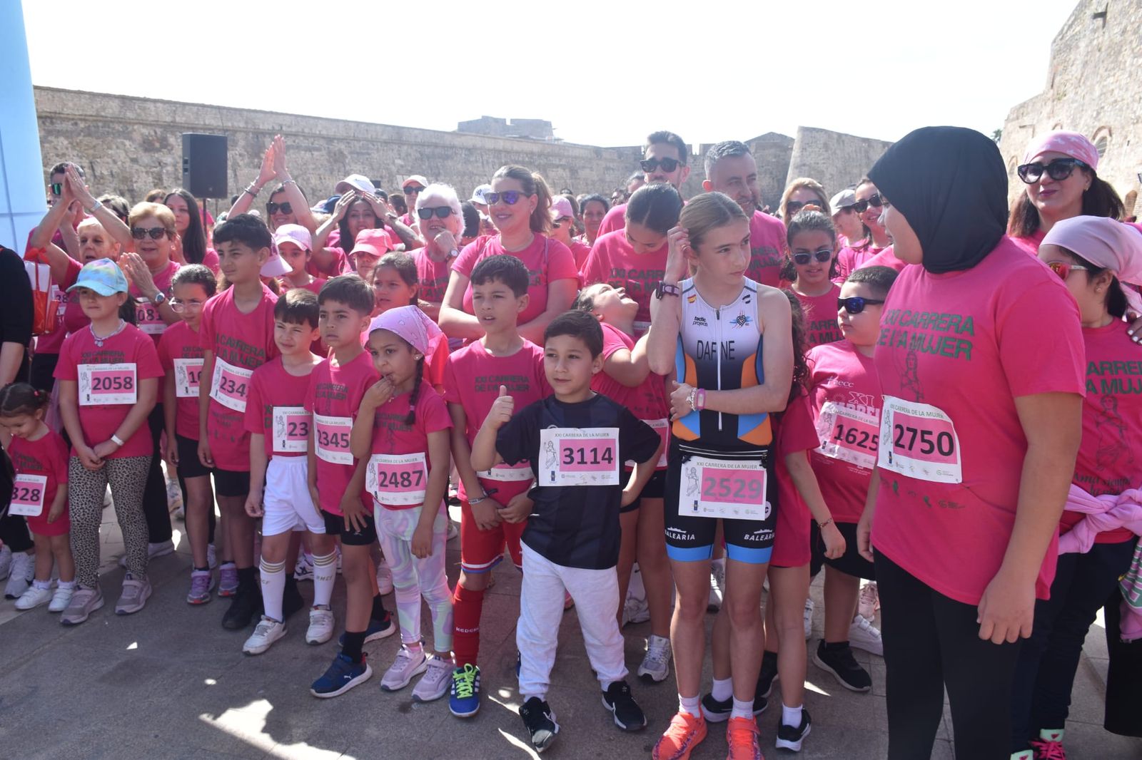 Ceuta se viste de rosa para abrazarse a la vida