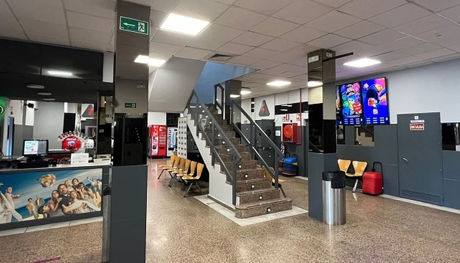 Una de las zonas interiores de los Cines Marina de Ceuta Una de las zonas interiores de los Cines Marina de Ceuta