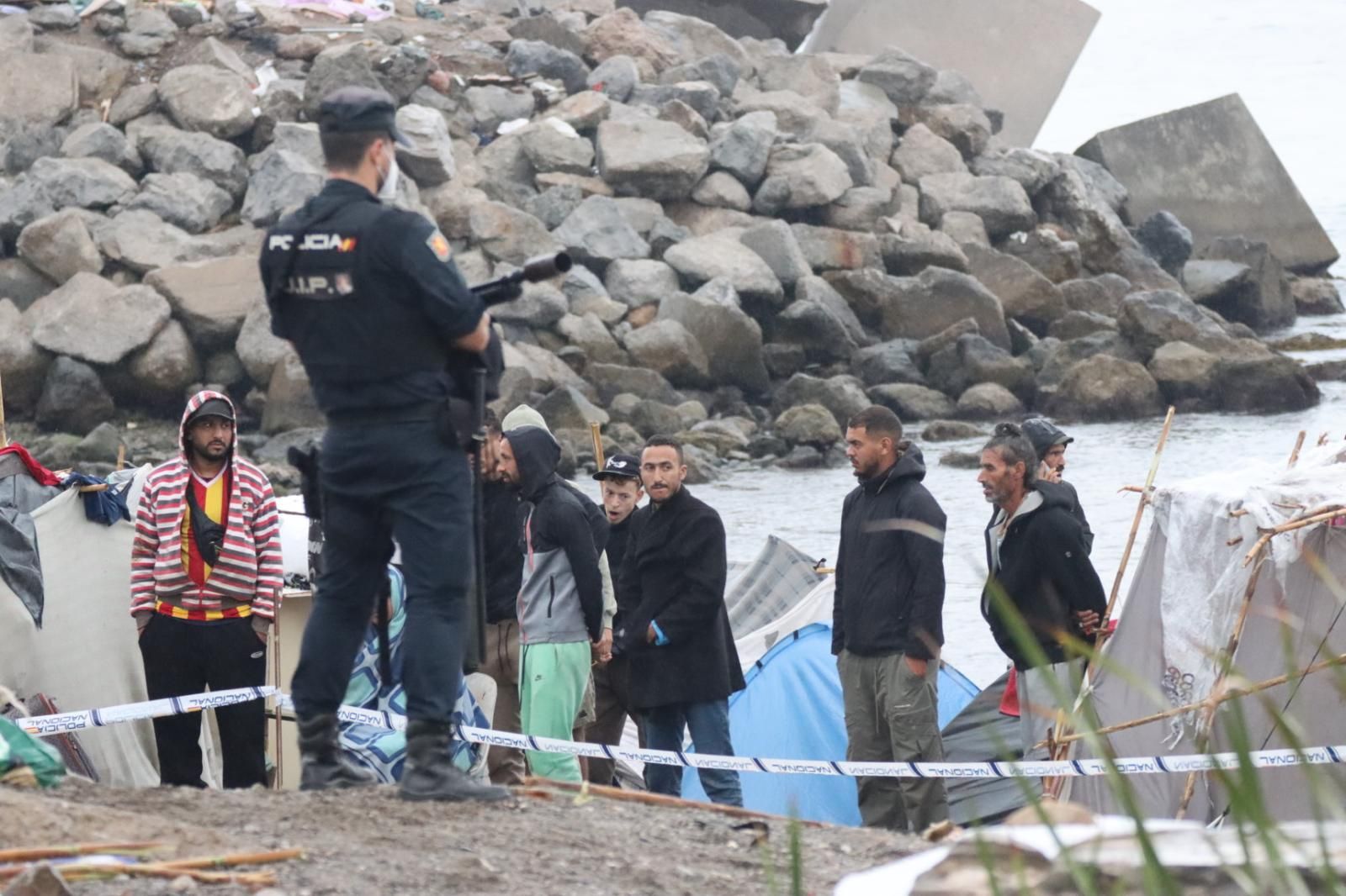 Benítez sigue bajo vigilancia mientras avanza una limpieza que dará paso al vallado