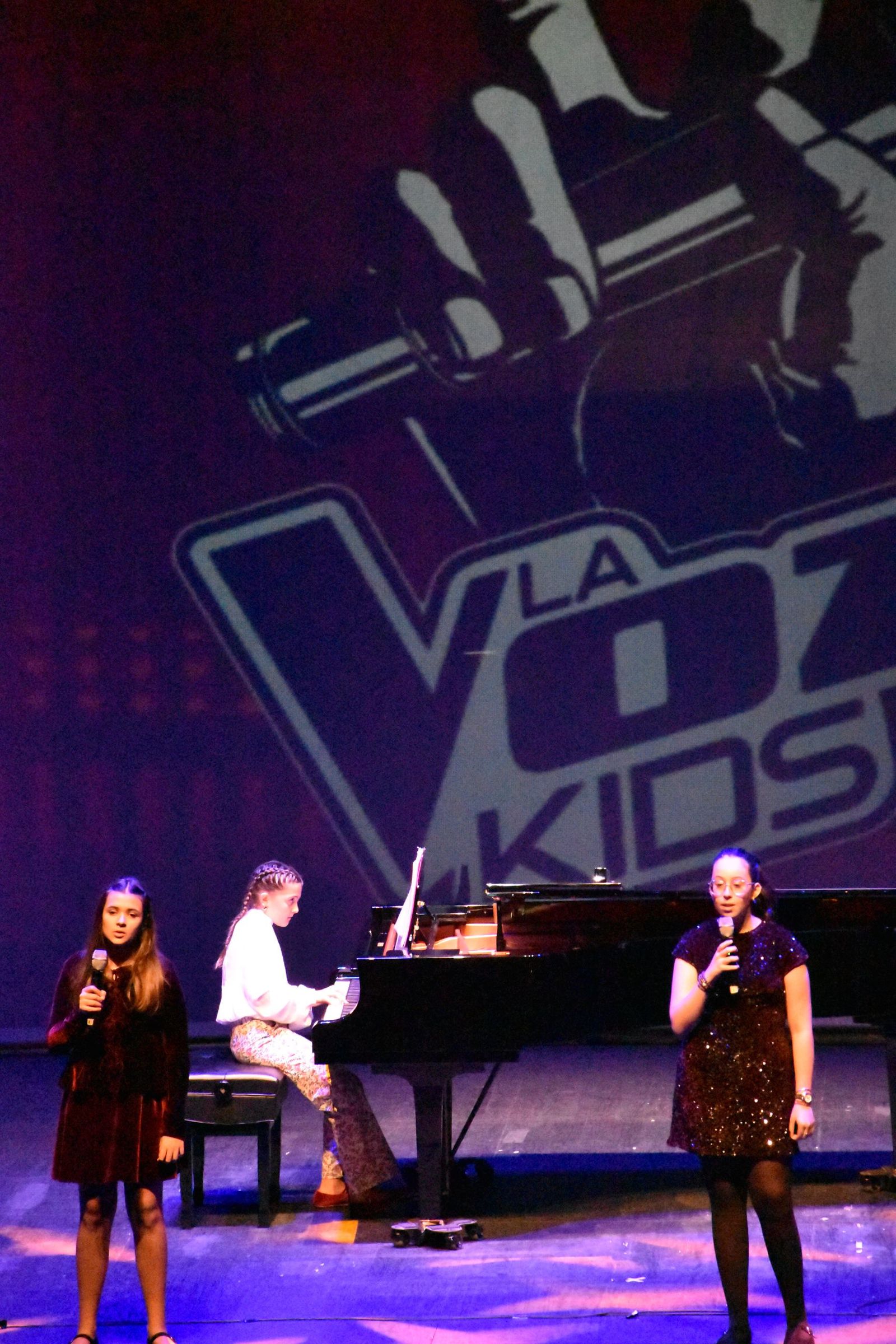 Los alumnos de La Inmaculada sorprenden con una “Voz Kids” dedicada a la Virgen