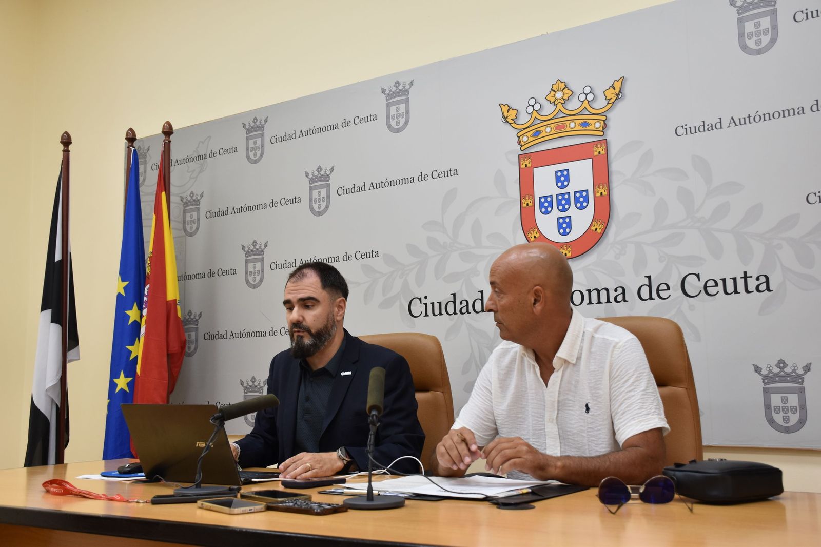 El secretario de Organización Nacional de AUGC, Germán Gómez, y el delegado en Ceuta, Rachid Sbihi, en una comparecencia en el Palacio Autonómico