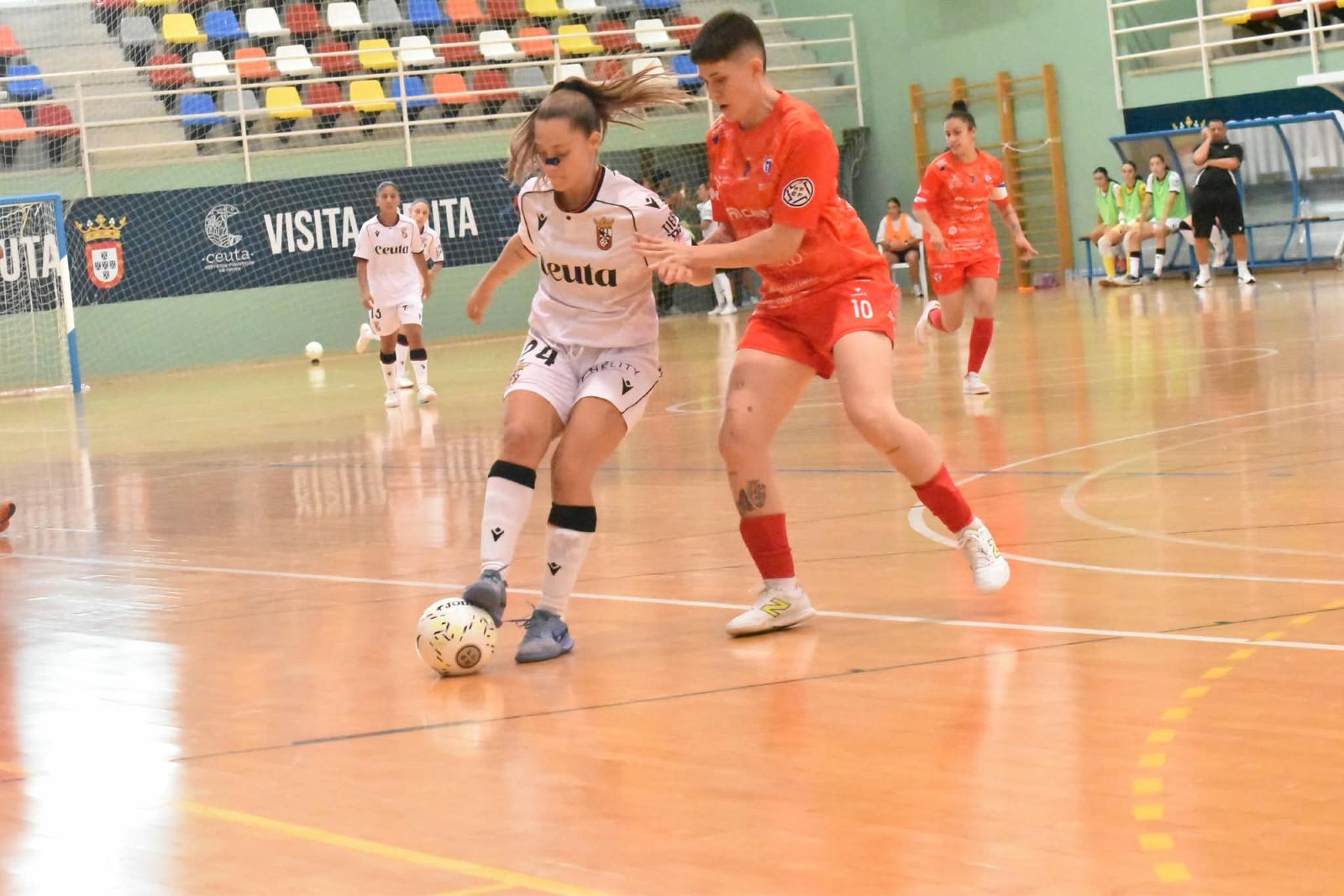 El Ceuta femenino deja escapar una merecida victoria en su debut en casa
