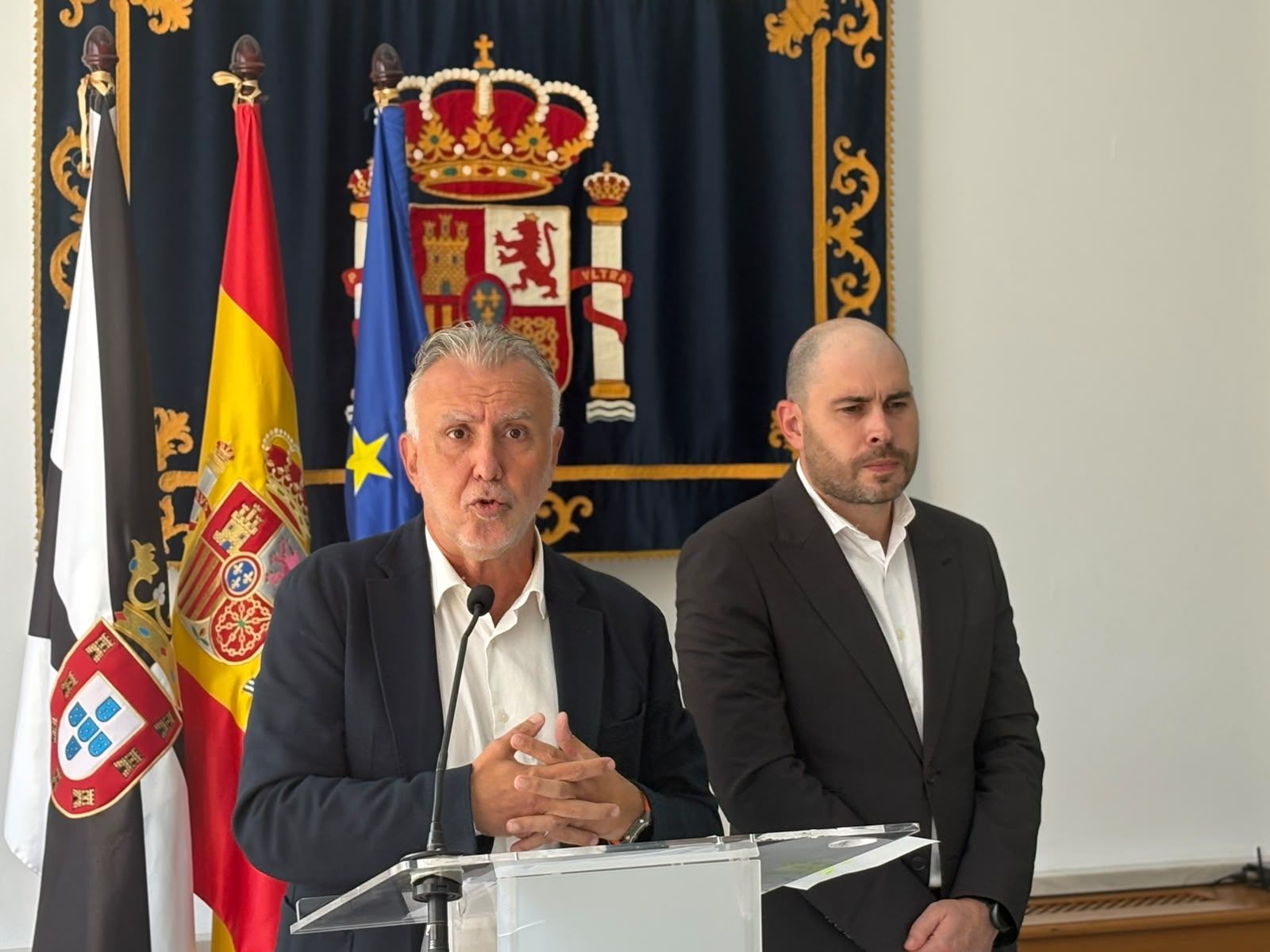 Torres lanza un mensaje a quienes permanecen en las calles y esperan poder quedarse en España.   “La mayoría van a ser devueltos porque no van a tener derecho a la protección internacional”, advierte.
