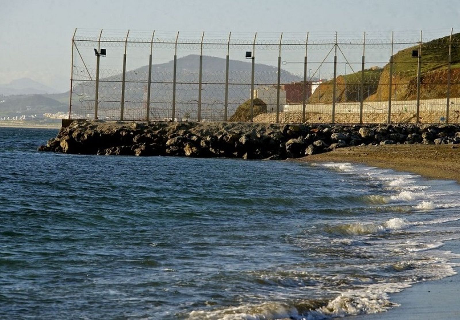 El espigón del Tarajal en una imagen de archivo. / FOTO EL PUEBLO