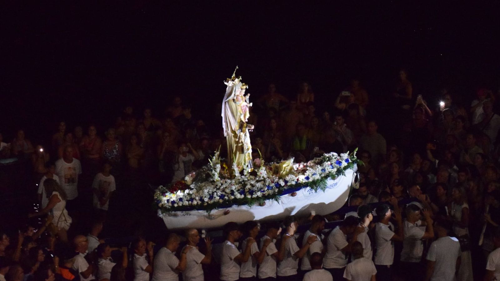 La Virgen del Carmen, en la playa
