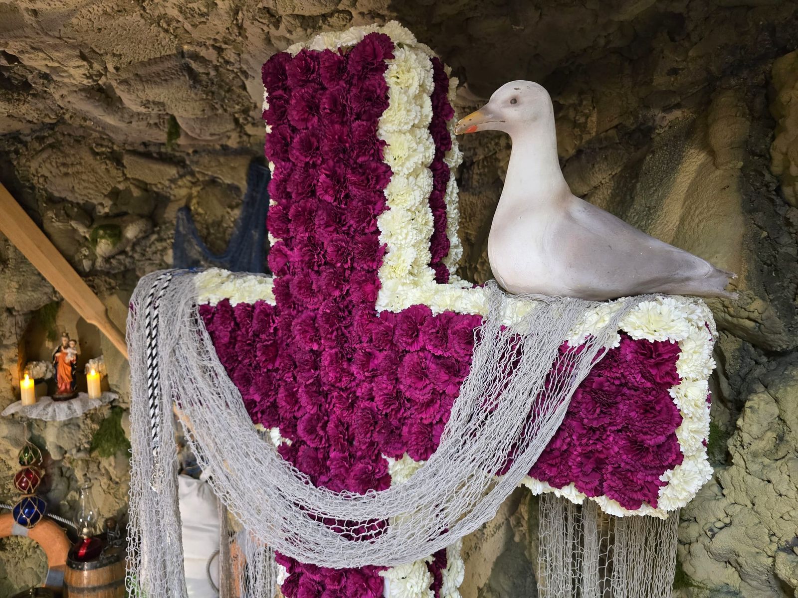 Se presenta la Cruz de Mayo de la Casa regional de Ceuta en Melilla con aires marineros