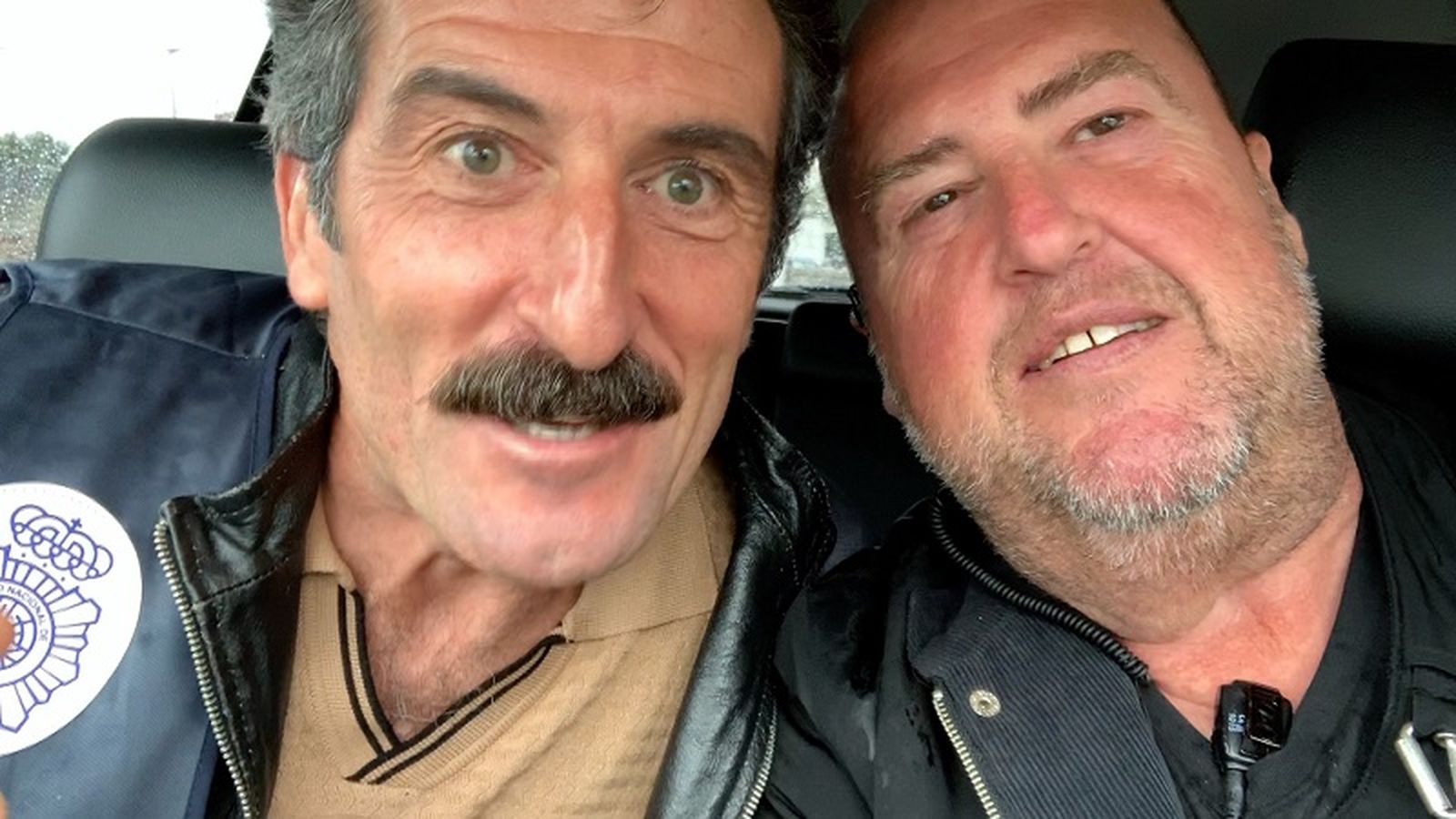Manolo junto a Luis Zahera, uno de los protagonistas de la serie / FOTO CEDIDA Manolo junto a Luis Zahera, uno de los protagonistas de la serie / FOTO CEDIDA