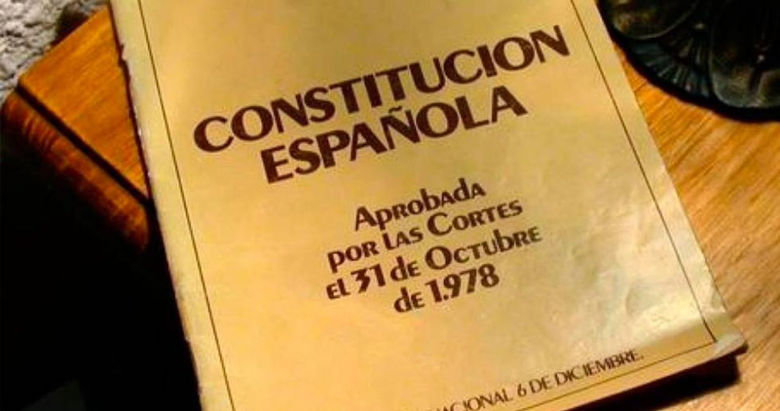 4961_consticucion-espanola