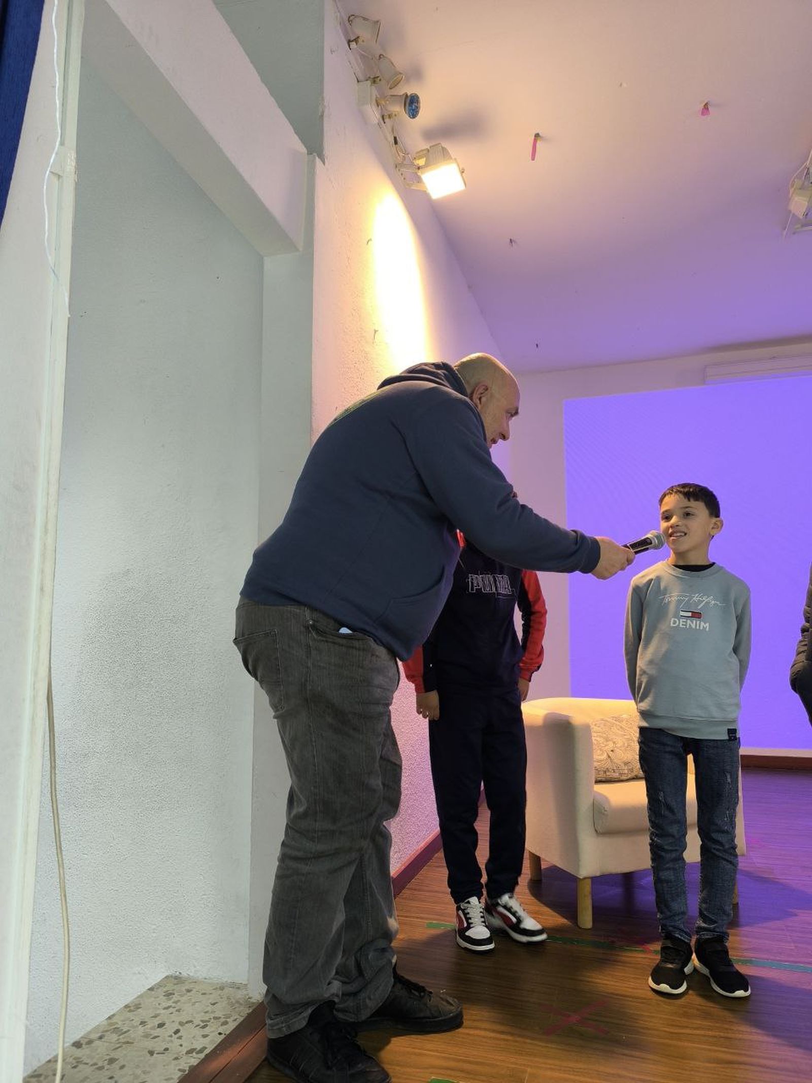 El CEIP Rey Juan Carlos I disfruta con una obra de teatro contra el Bullying en el Día de la Paz