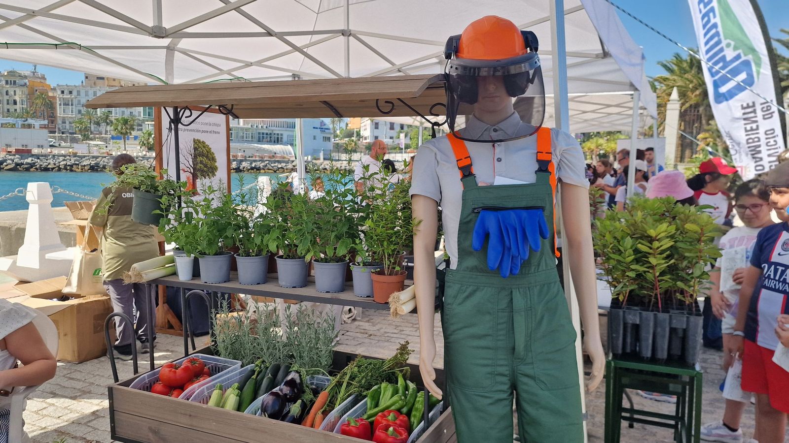 El Muelle España acoge en la jornada de este viernes la Feria del Medio Ambiente
