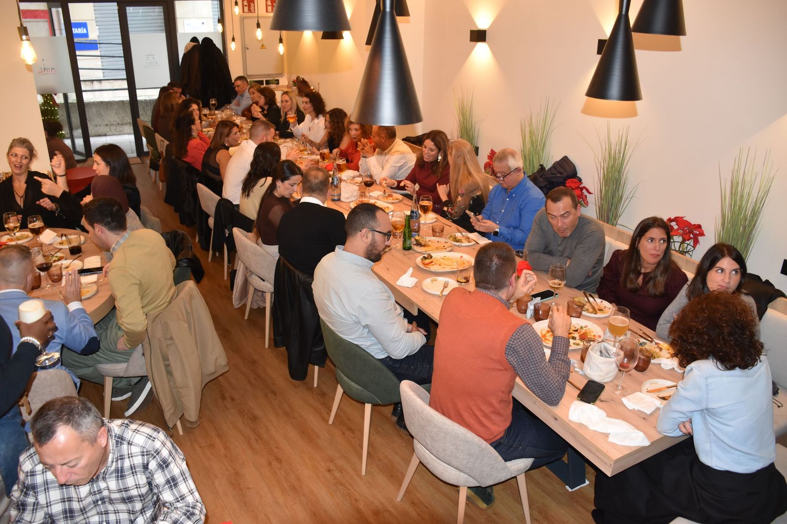 Los restaurantes de Ceuta se llenan de ambiente festivo con las comidas y cenas de empresa