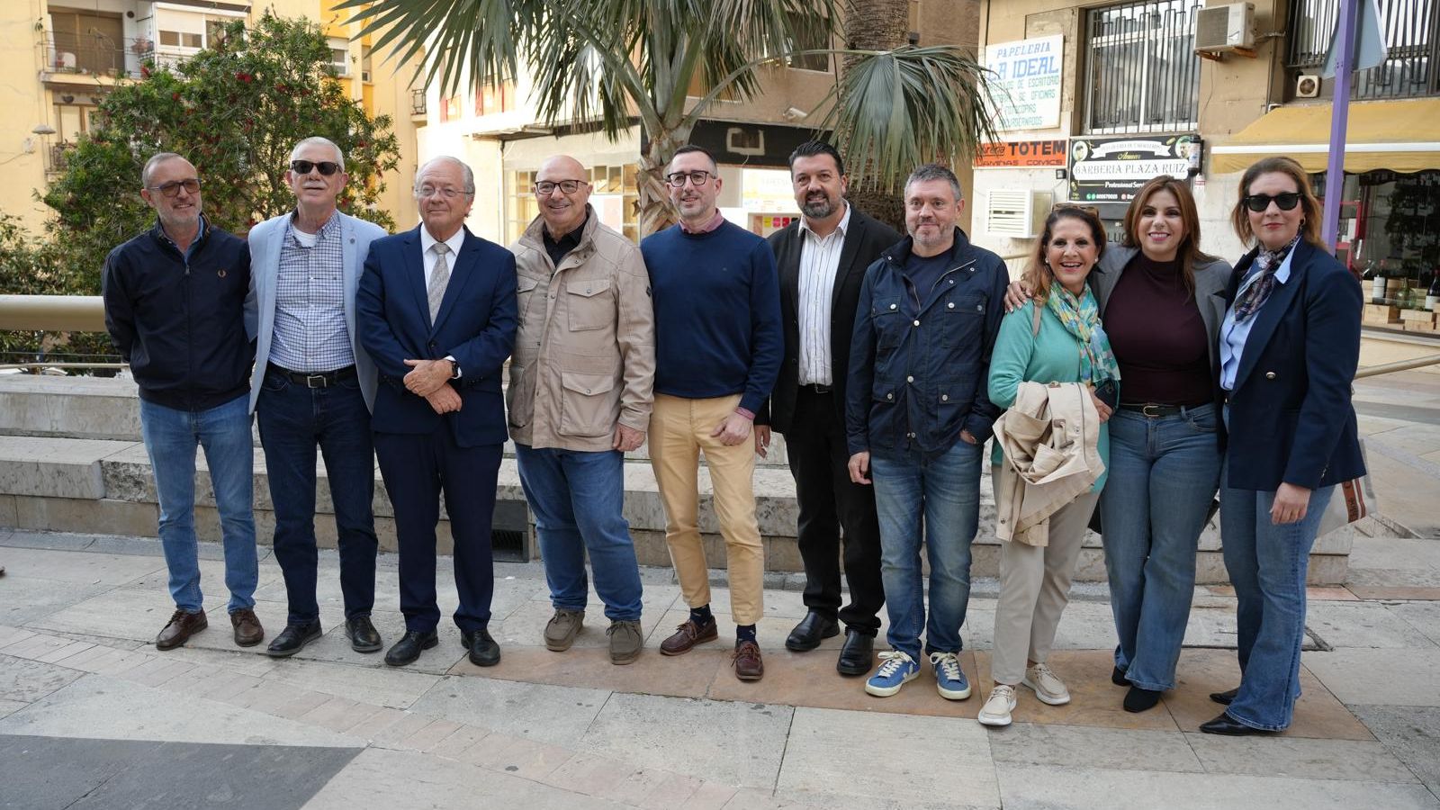 Varios de los asistentes a la presentación de la novela de Carreira