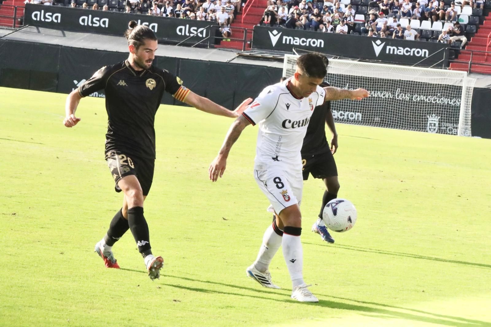 (1-2) Una AD Ceuta, espesa, pierde ante un buen Sabadell