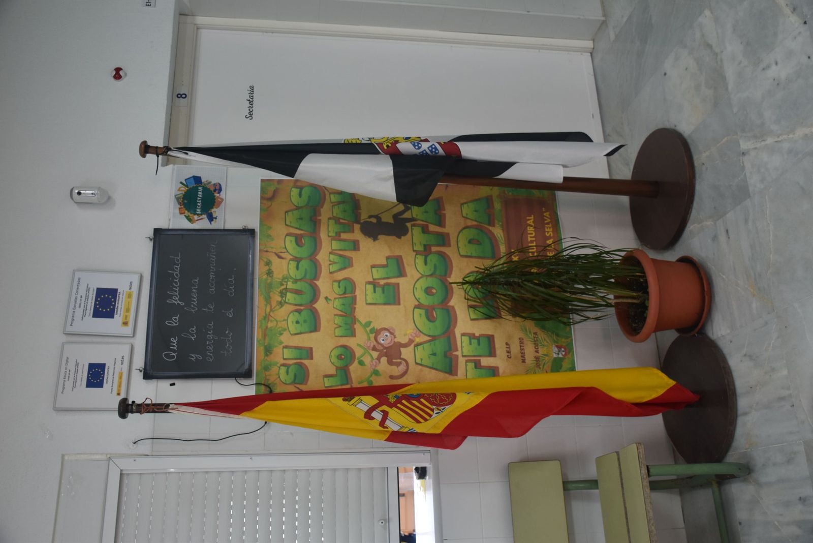 Simpática y colorida selva para poner fin a la Semana Cultural del 'José Acosta'