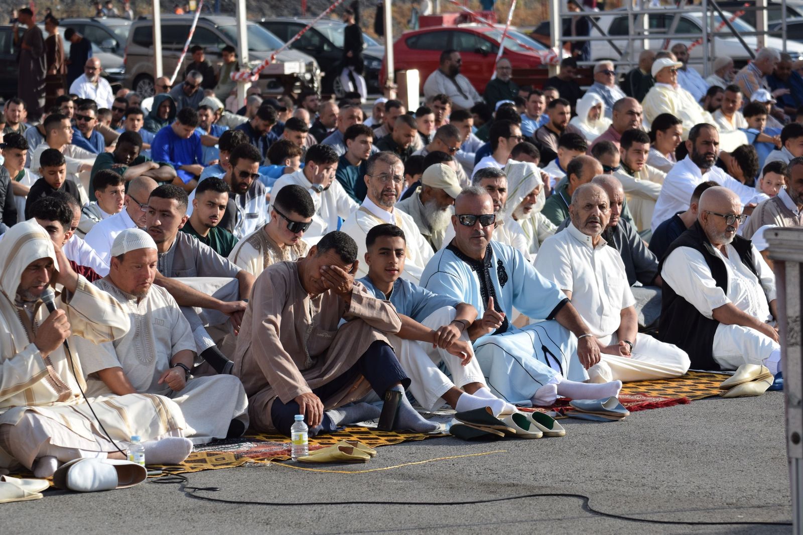 Los musulmanes de Ceuta abrazan la tradicional Musal-la que marca el inicio del Eid al Adha