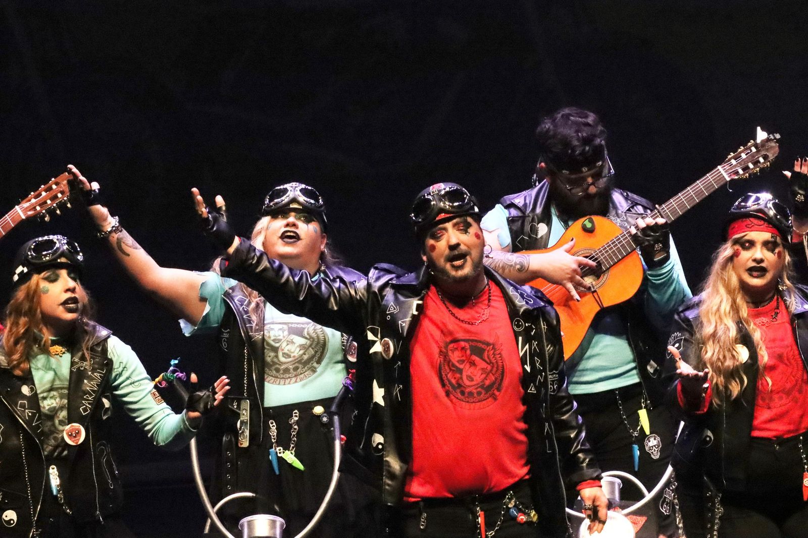 Las Tirititran: Valentía sobre ruedas, pero sin gasolina suficiente