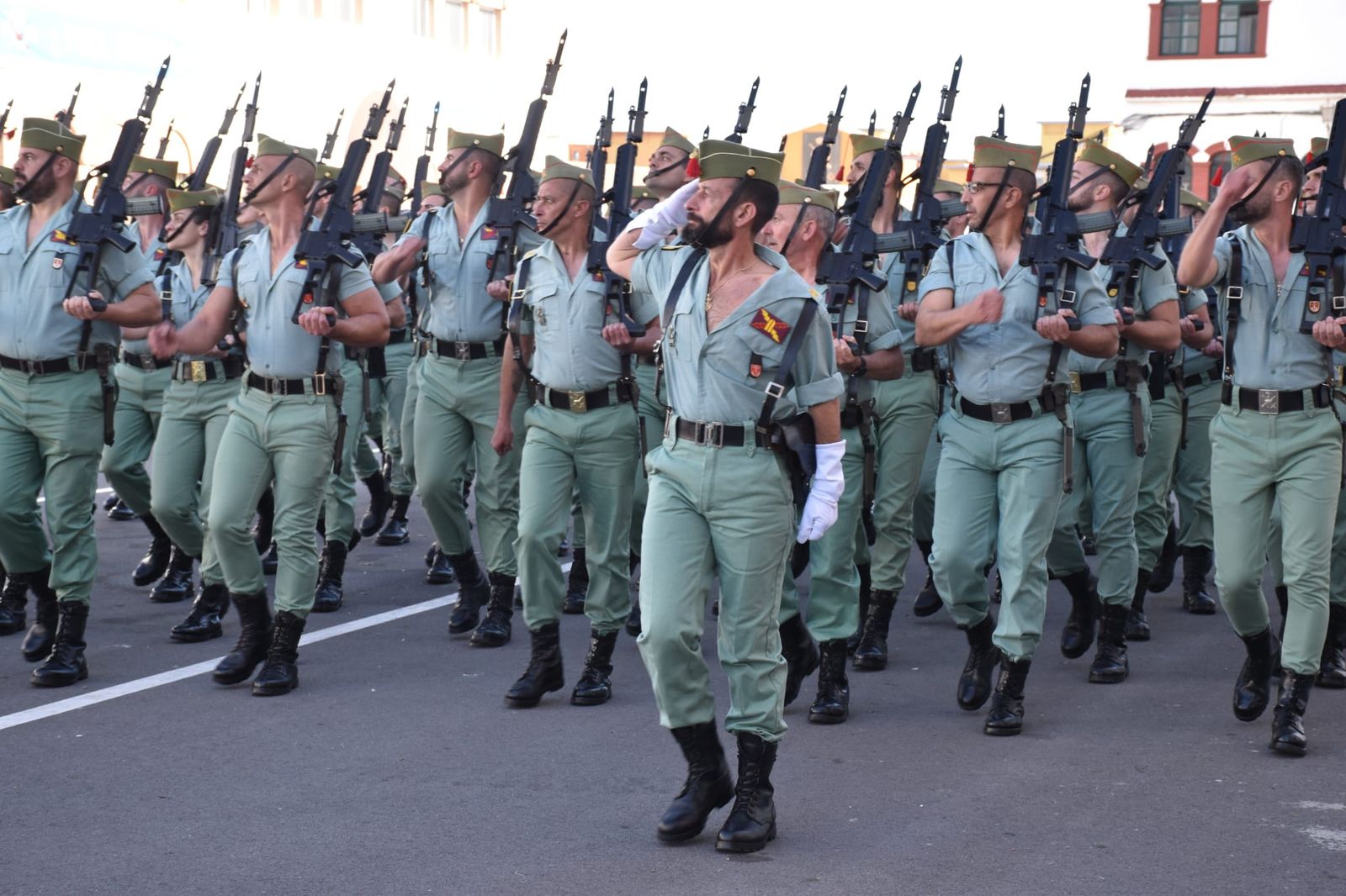 Regulares se viste de gala en honor de la Patrona de Infantería