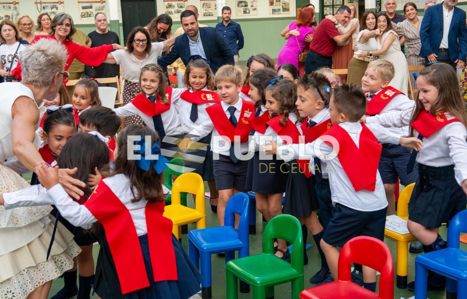 Lágrimas, sonrisas y sueños en la graduación de Infantil del San Agustín