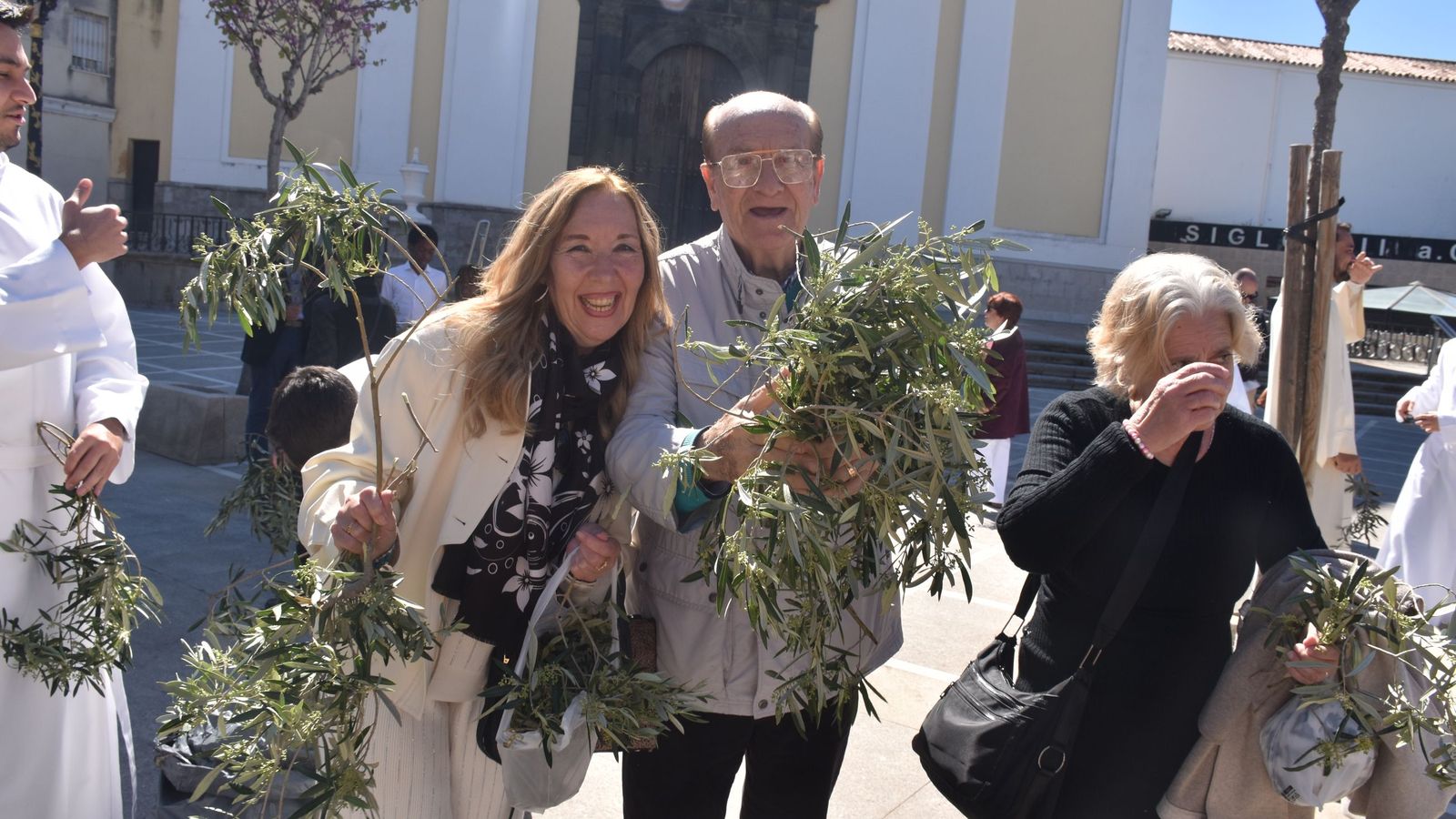 Procesión y bendición de las palmas y misa en el Santuario de África por el Domingo de Ramos
