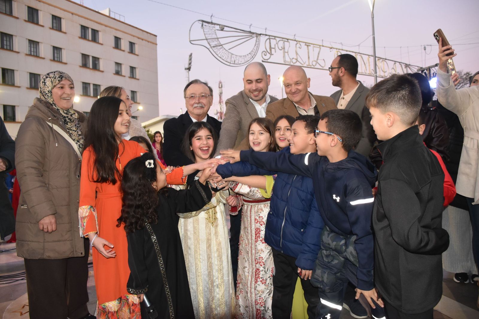 Ceuta ya luce sus luces por Ramadán