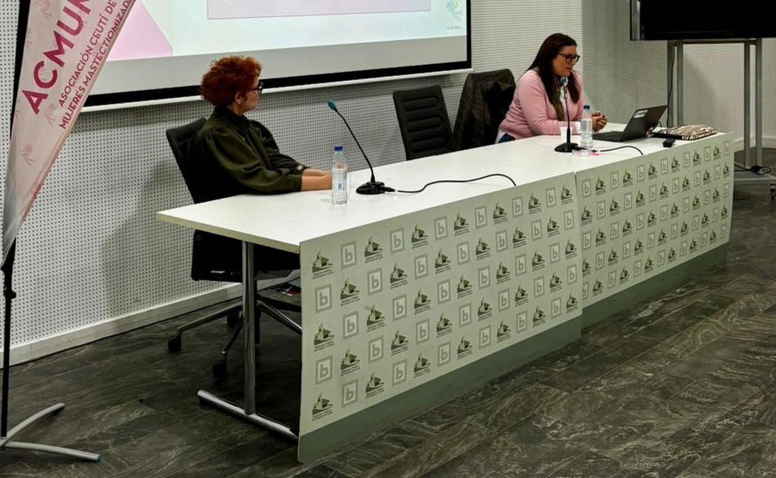 Estepa, a la derecha