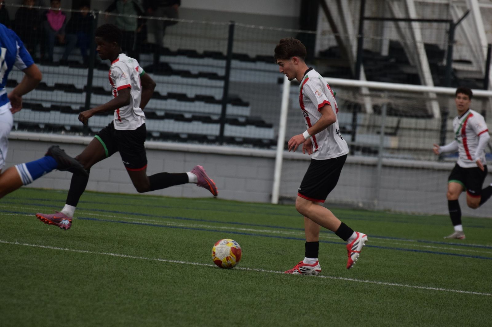 El Granada C.F. asaltó el Benoliel con un gol decisivo en el tramo final
