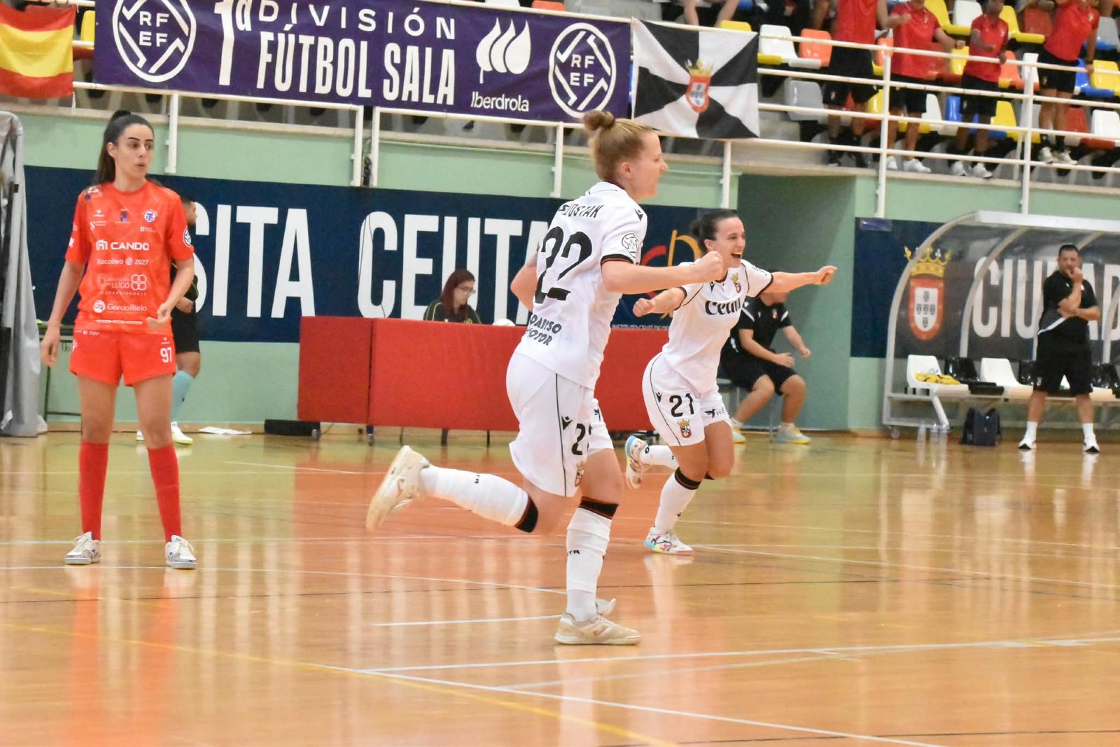 El Ceuta femenino deja escapar una merecida victoria en su debut en casa