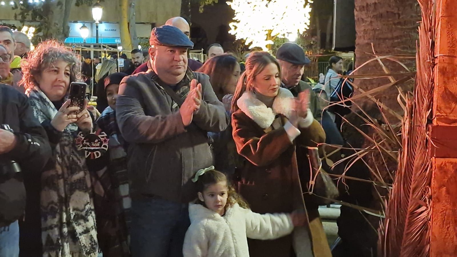 La plaza de África se transforma en Belén en una tarde mágica en pleno corazón de Ceuta