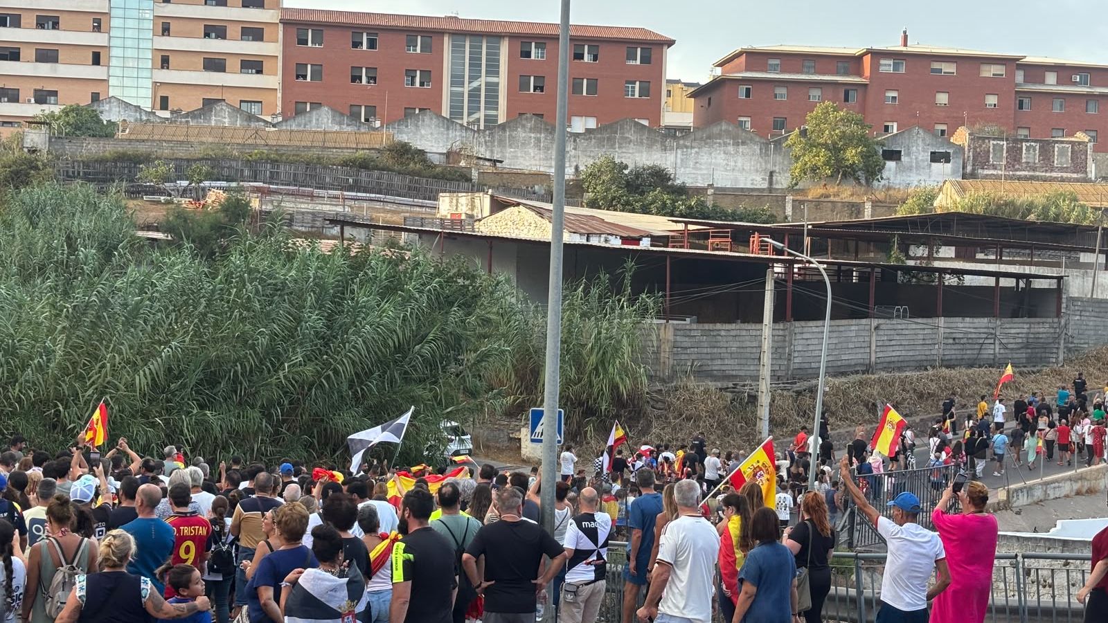 Movilización ciudadana  en Loma Colmenar contra la gestión que el Gobierno nacional hace de la crisis migratoria