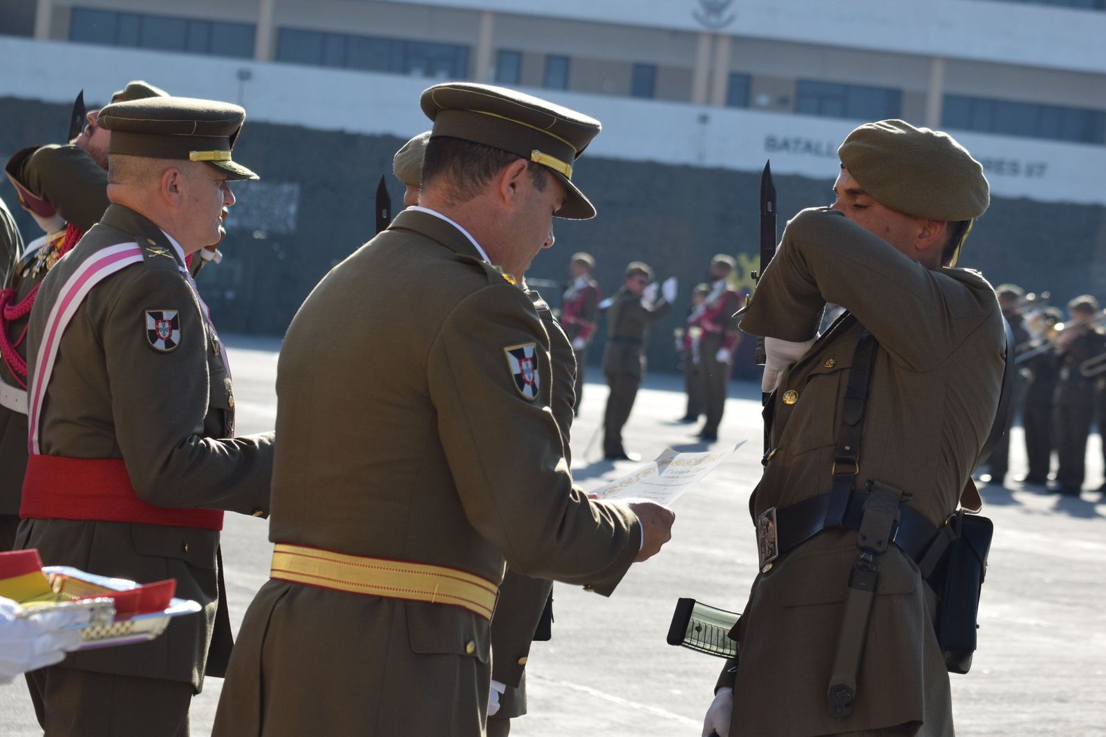 El Regimiento de Ingenieros 7 honra a San Fernando en una solemne parada militar en El Jaral