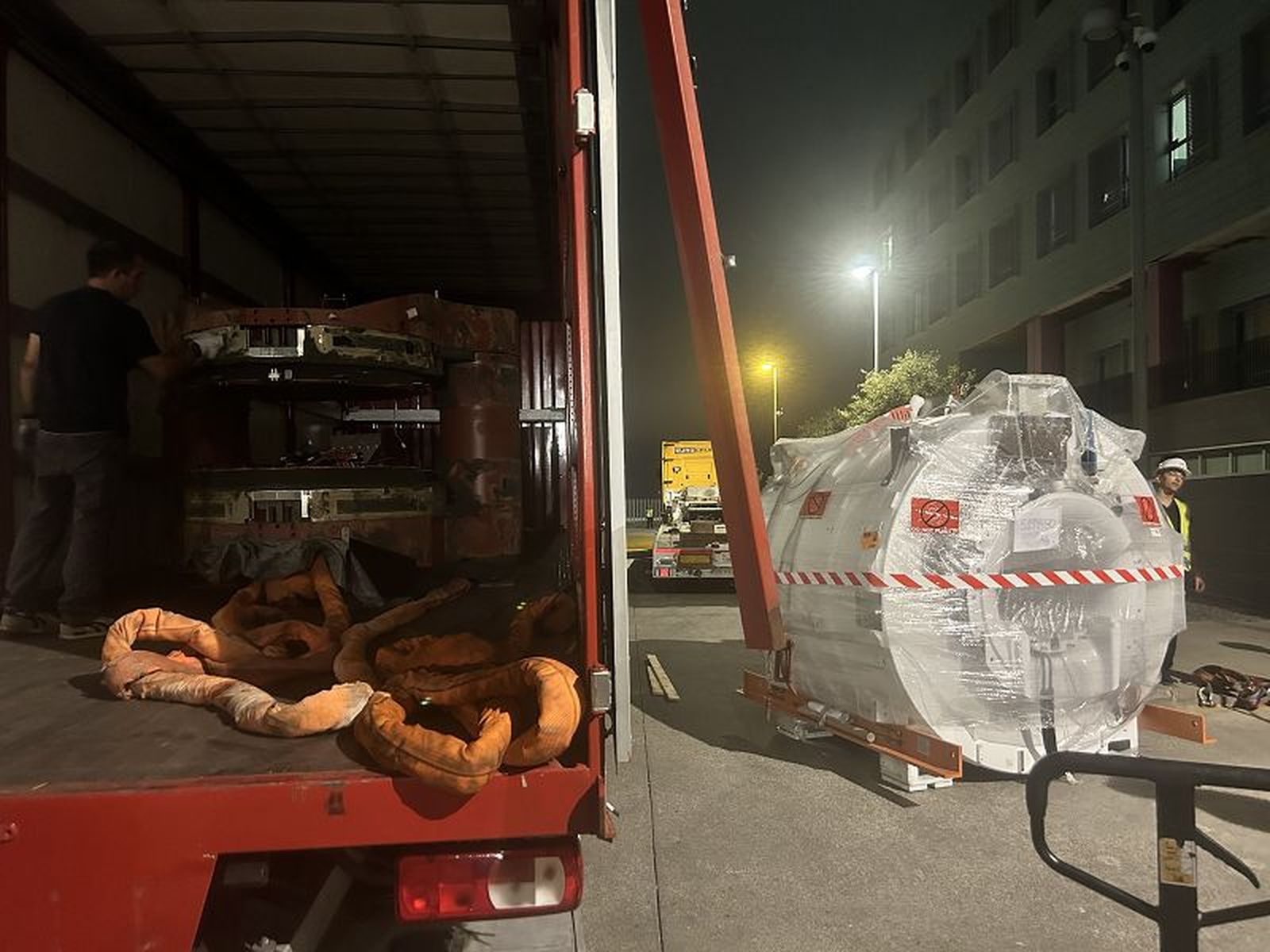La resonancia magnética durante su llegada al HUCE. / FOTO CEDIDA