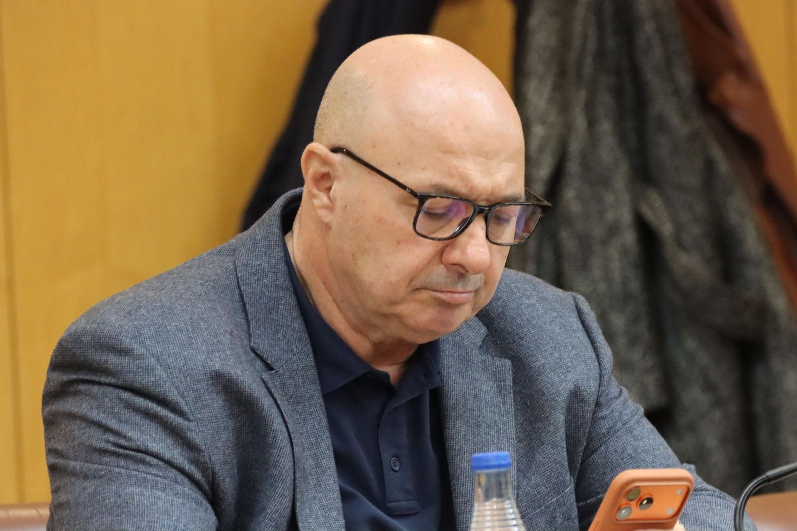 El consejero de Deportes, Nicola Cecchi, durante el pleno de este viernes