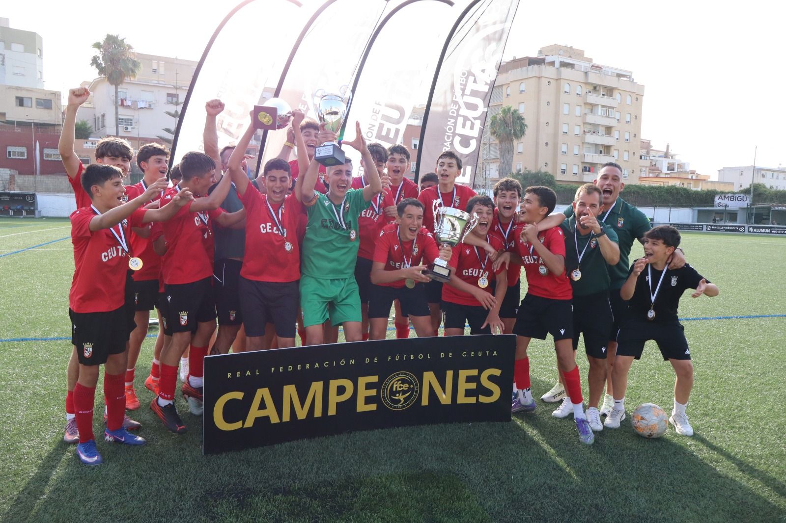 La AD Ceuta gana el play-off por el título