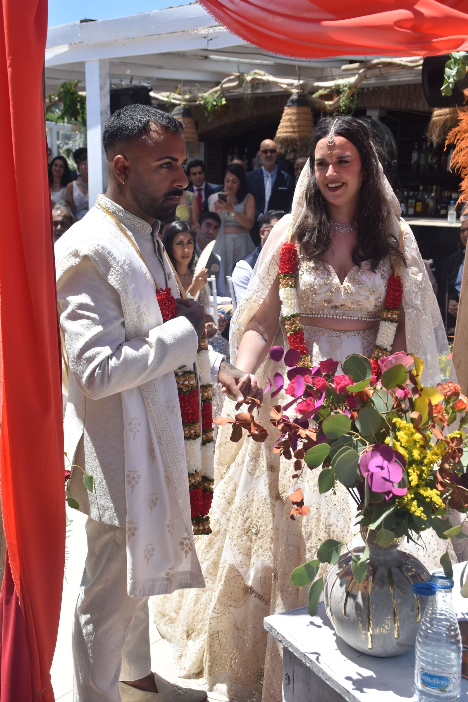 Direk y Rocío sellan su amor bajo el cielo de Ceuta
