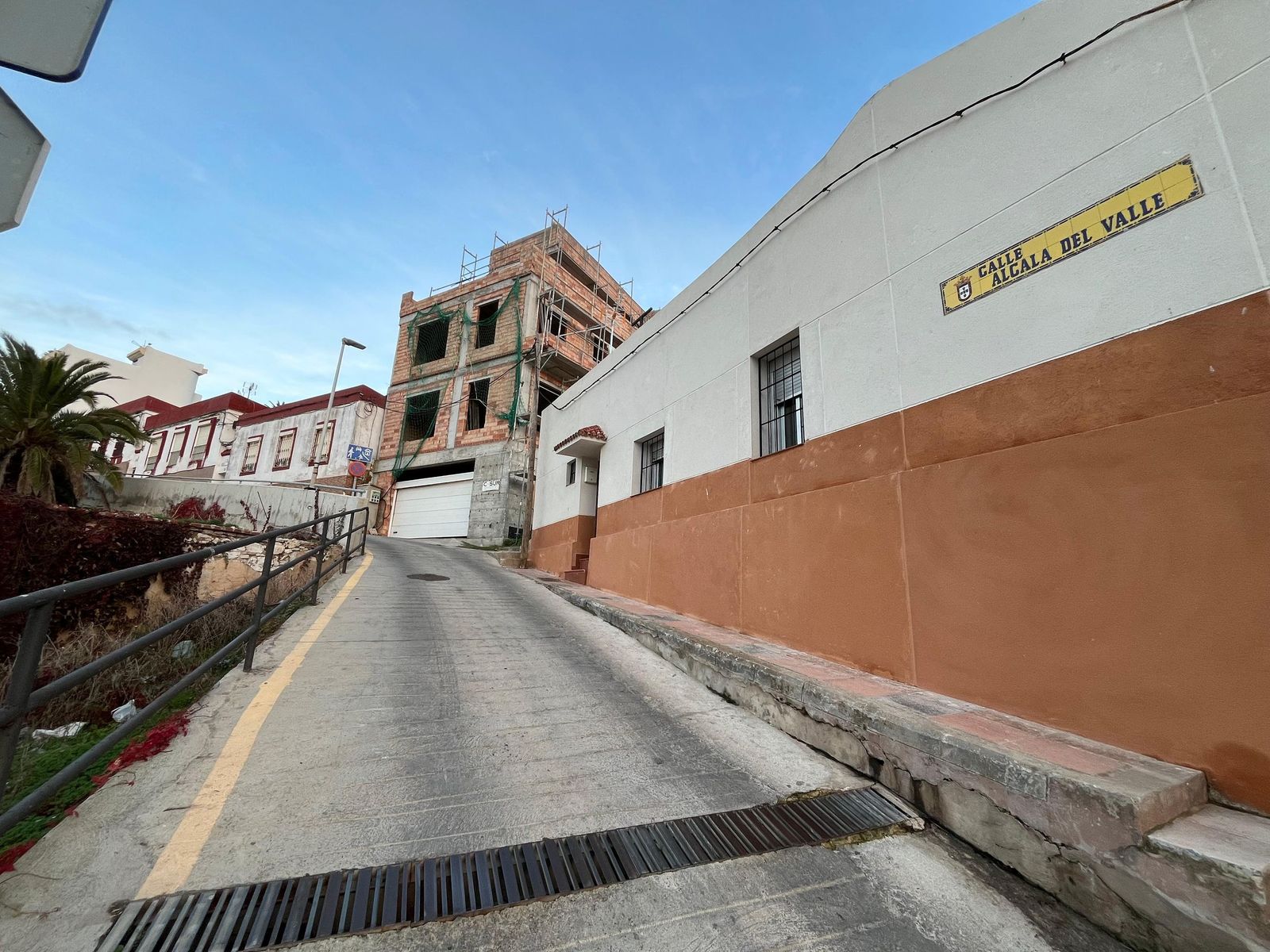 Actuación de emergencia en Alcalá del Valle para evitar el colapso de la vía