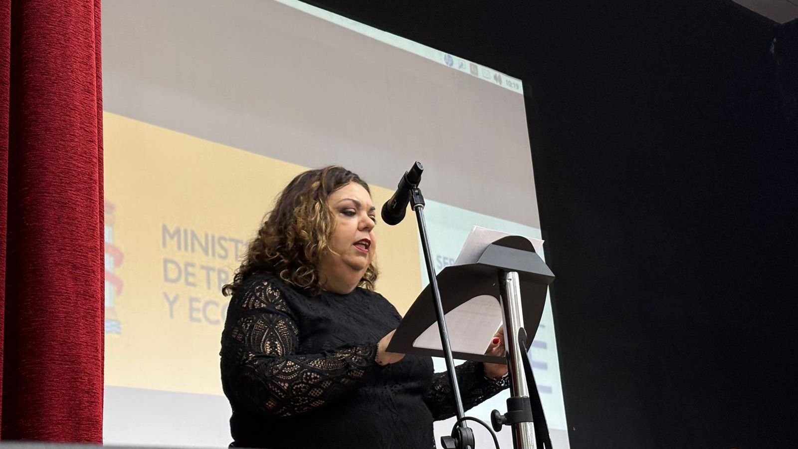 La delegada del Gobierno, Cristina Pérez, durante su intervención.