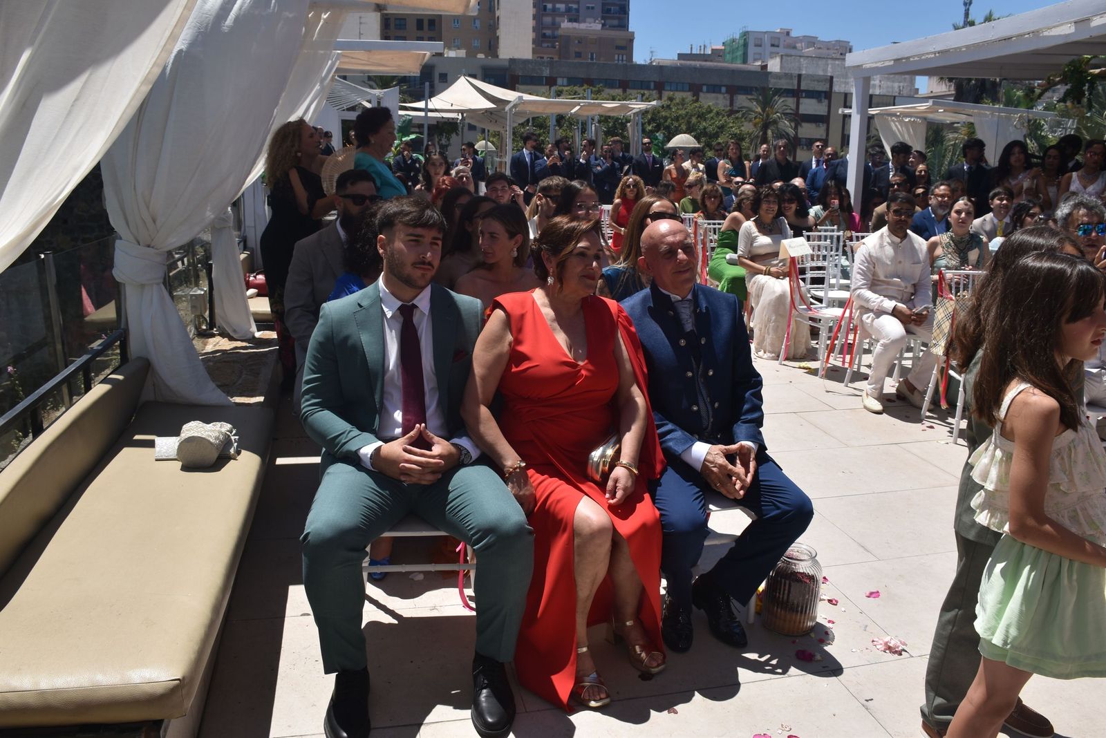 Direk y Rocío sellan su amor bajo el cielo de Ceuta